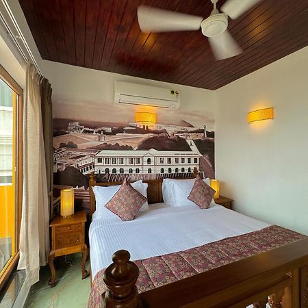 La Plage Seaview Suites Pondicherry Esterno foto