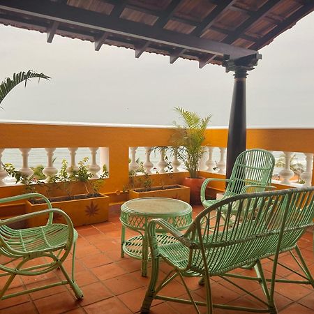 La Plage Seaview Suites Pondicherry Esterno foto