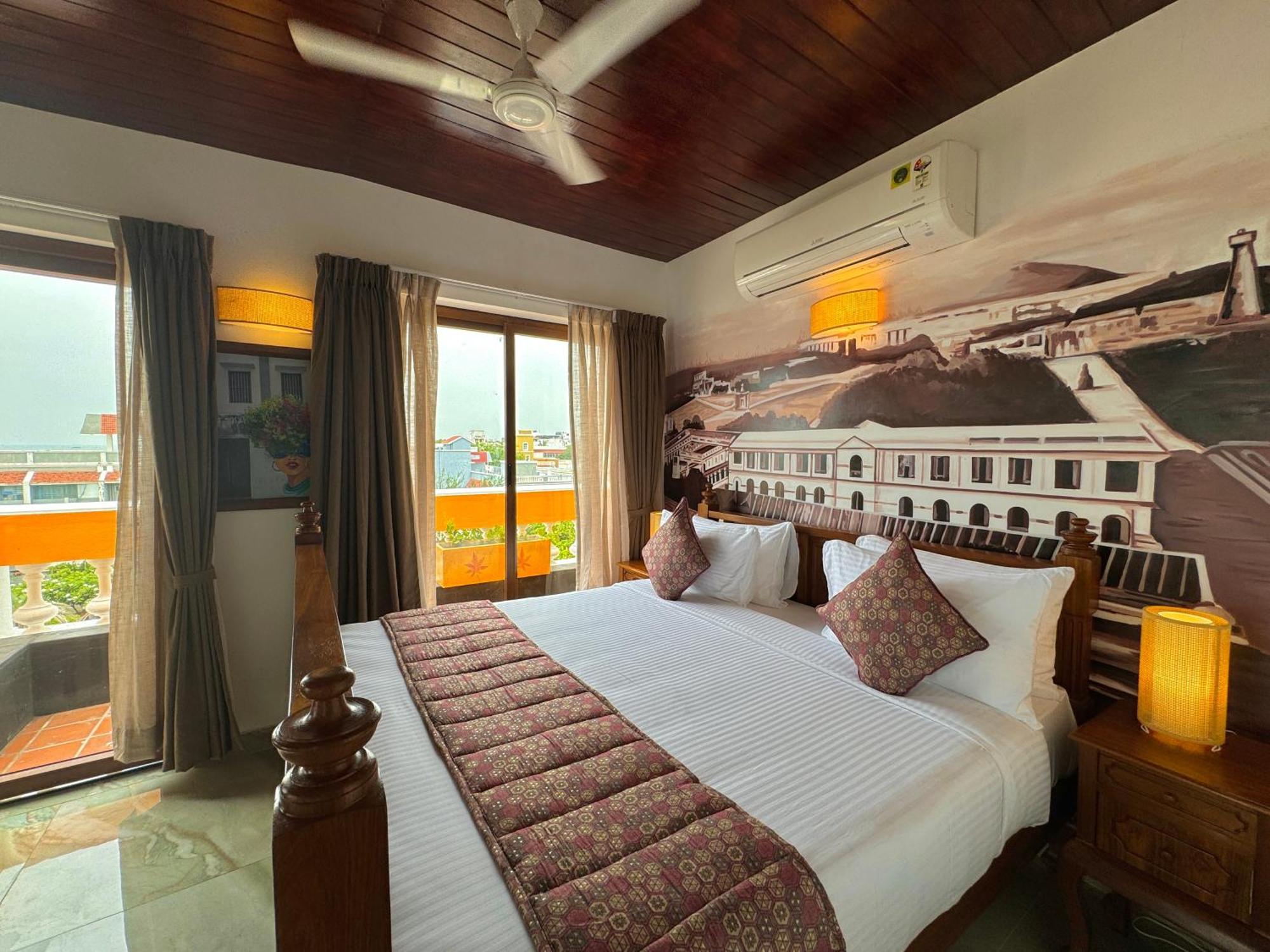 La Plage Seaview Suites Pondicherry Esterno foto