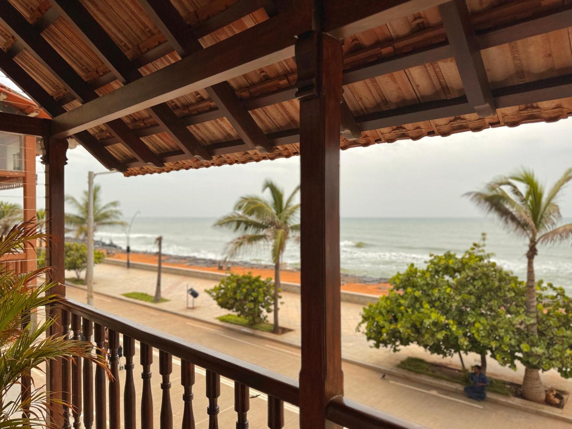 La Plage Seaview Suites Pondicherry Esterno foto