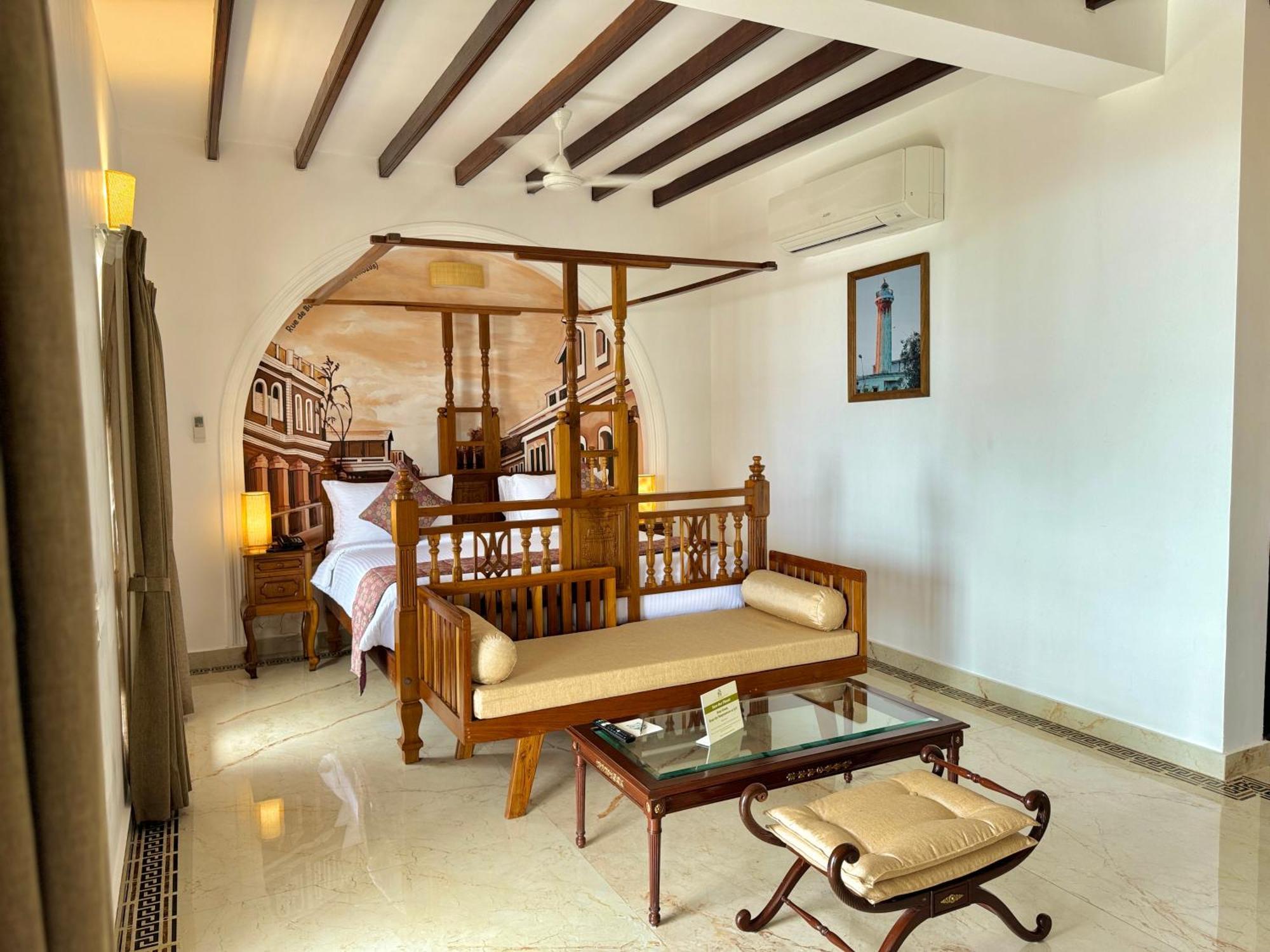 La Plage Seaview Suites Pondicherry Esterno foto