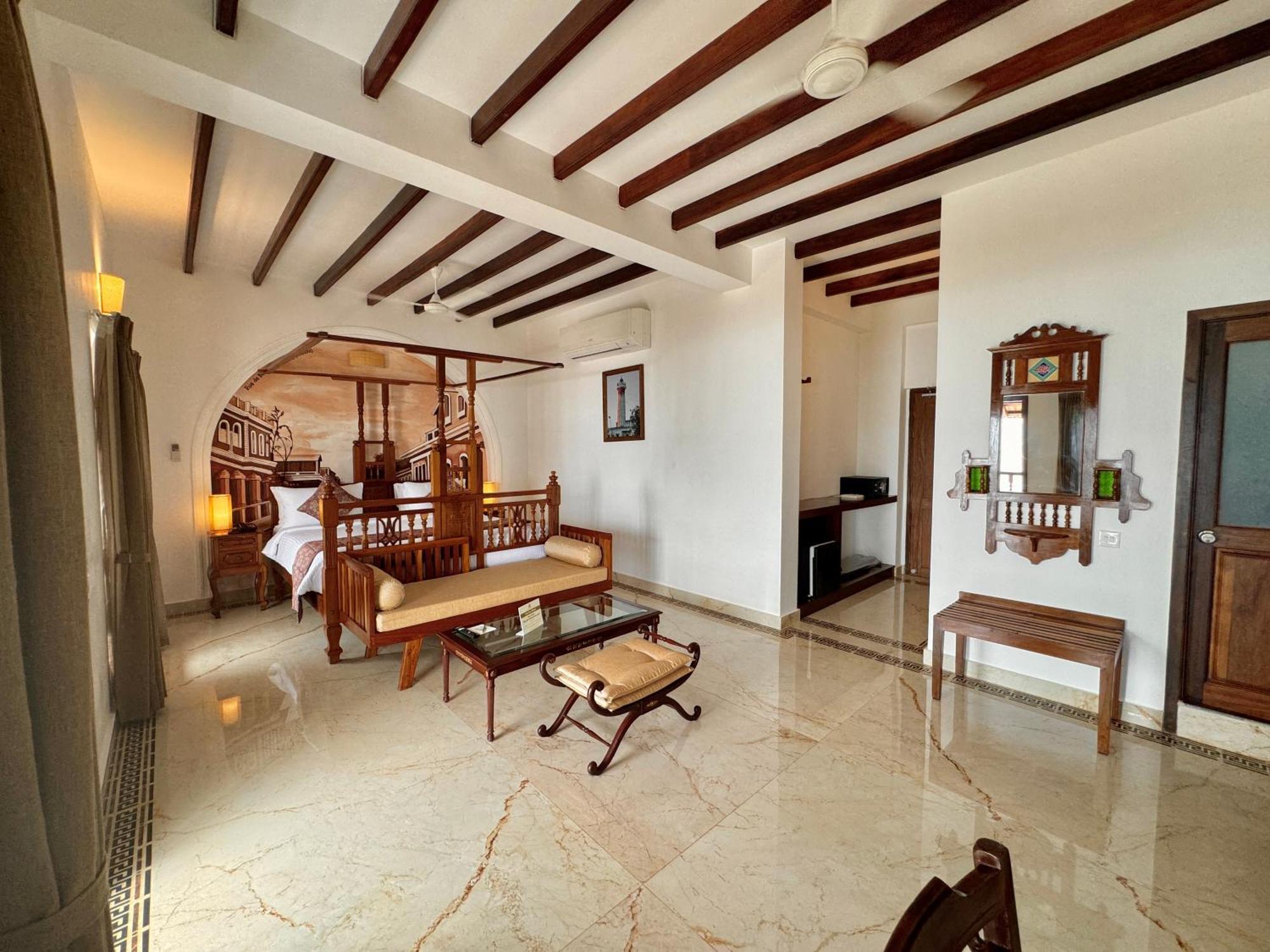 La Plage Seaview Suites Pondicherry Esterno foto