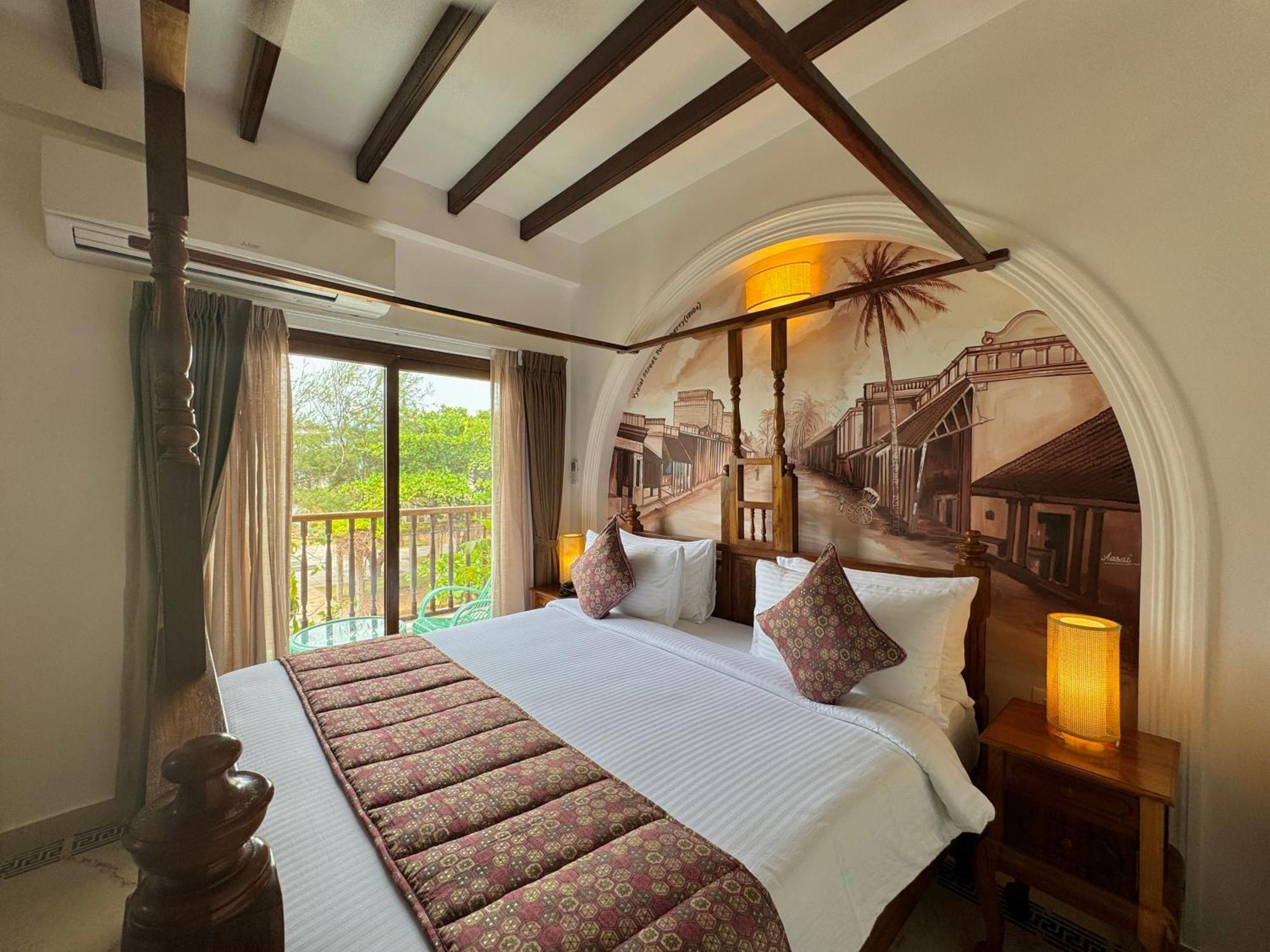 La Plage Seaview Suites Pondicherry Esterno foto