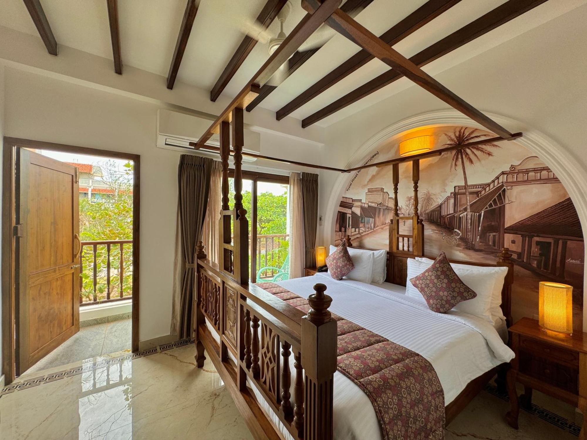 La Plage Seaview Suites Pondicherry Esterno foto