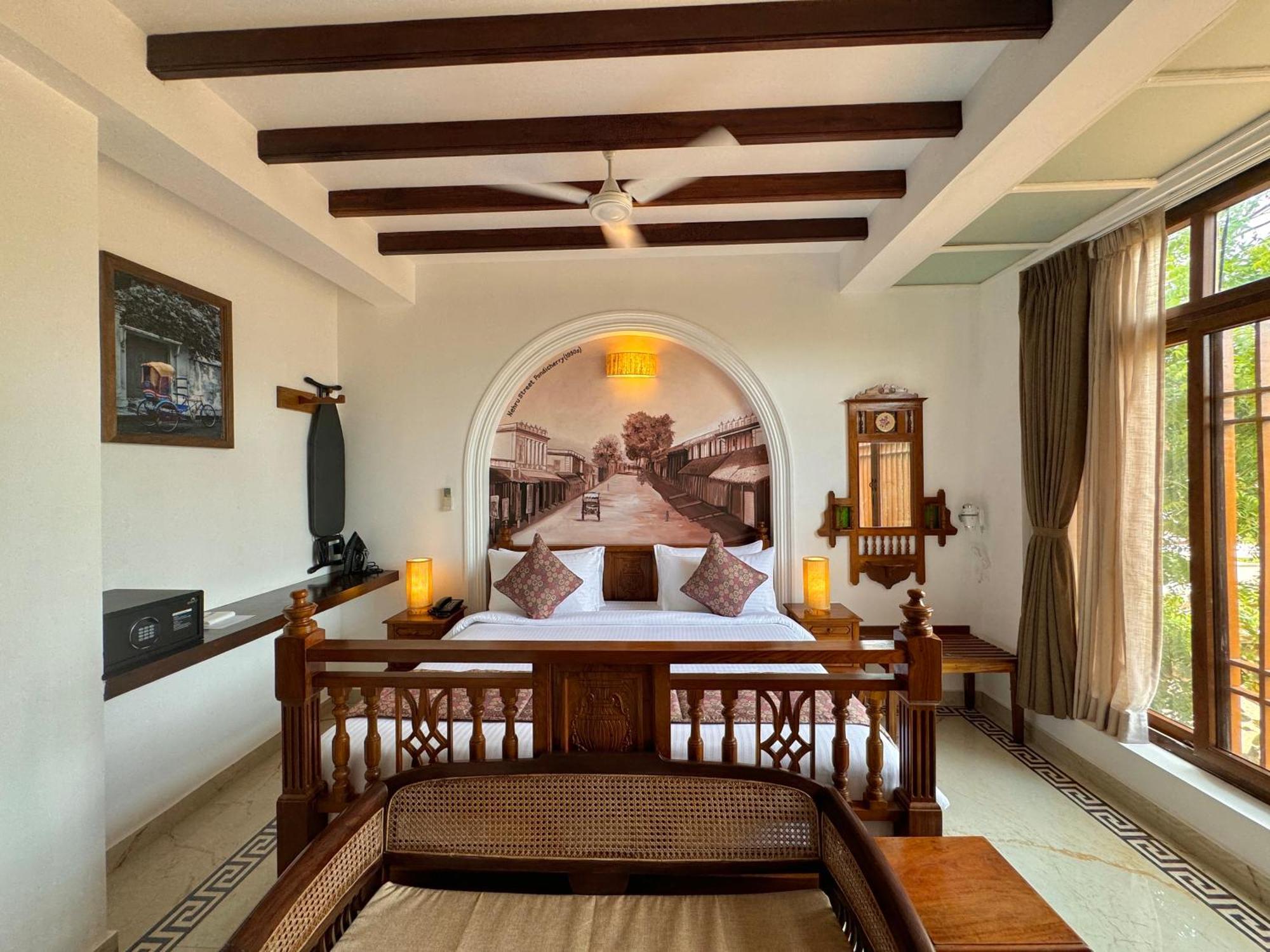 La Plage Seaview Suites Pondicherry Esterno foto