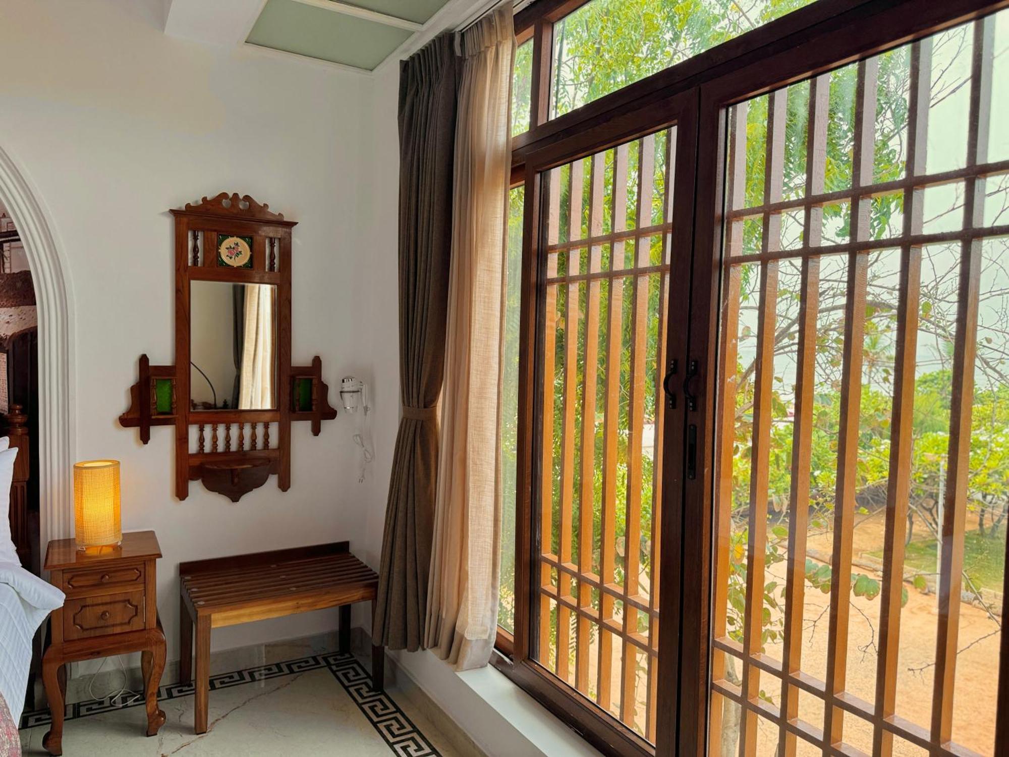 La Plage Seaview Suites Pondicherry Esterno foto