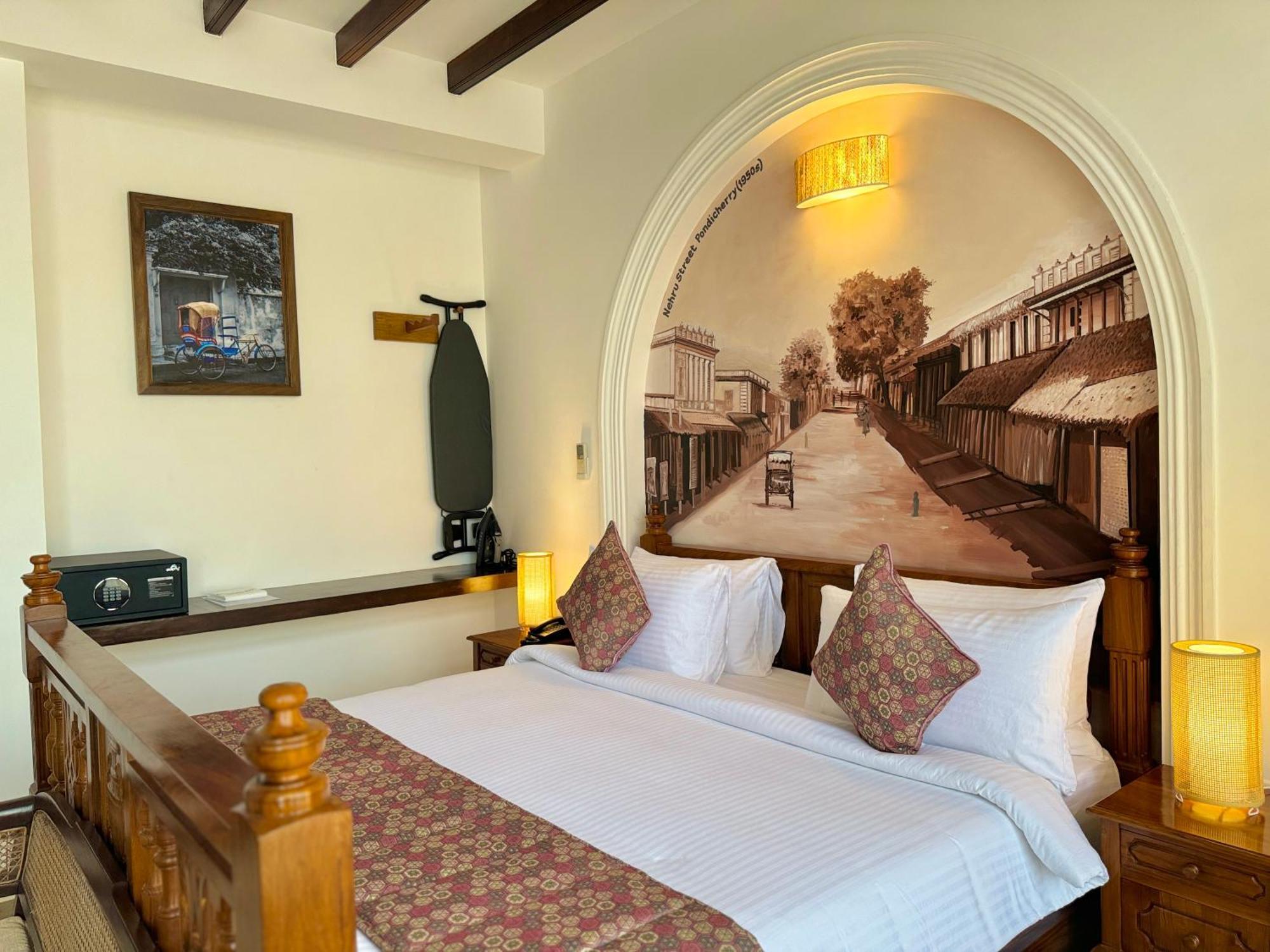 La Plage Seaview Suites Pondicherry Esterno foto