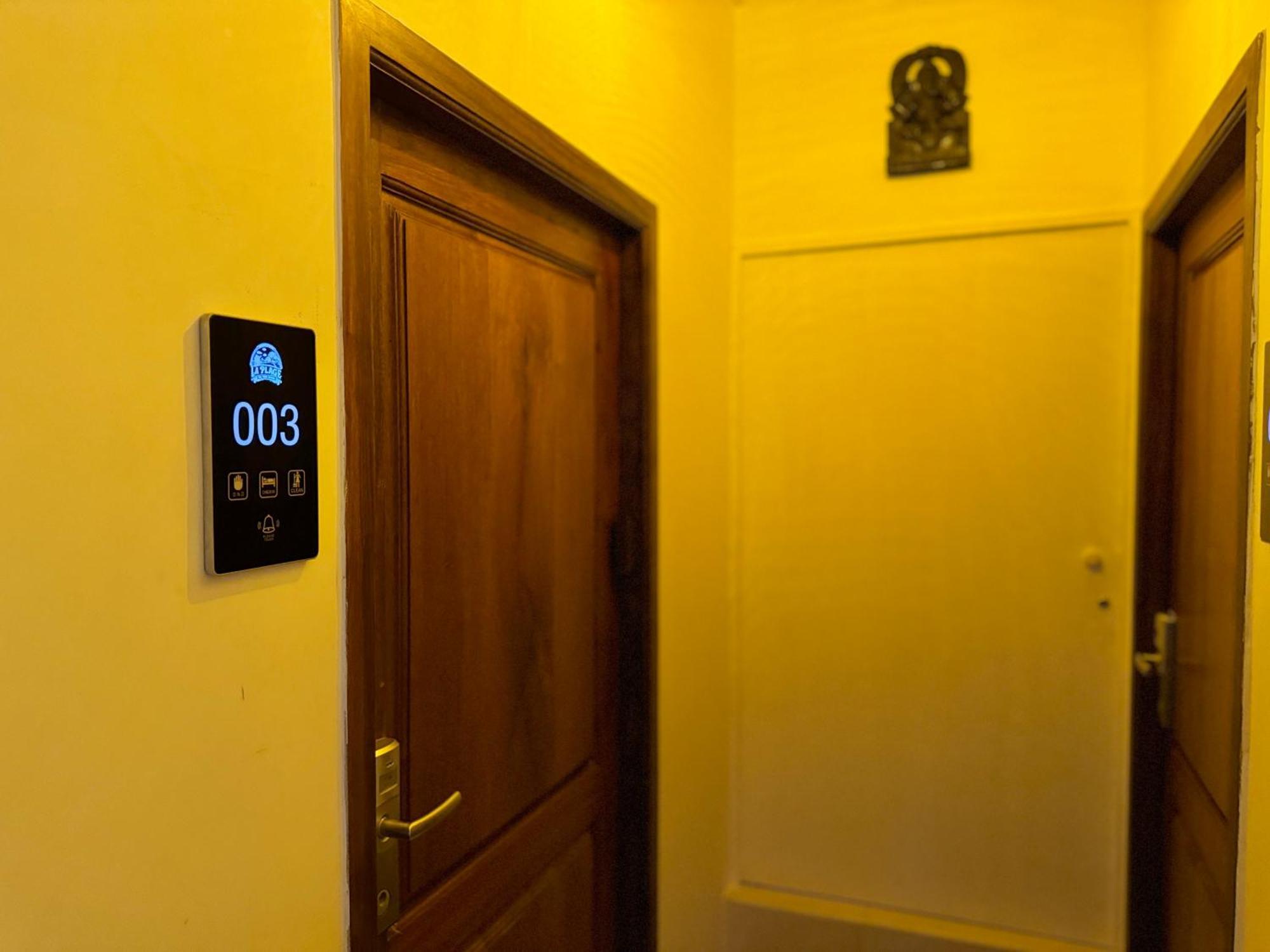 La Plage Seaview Suites Pondicherry Esterno foto