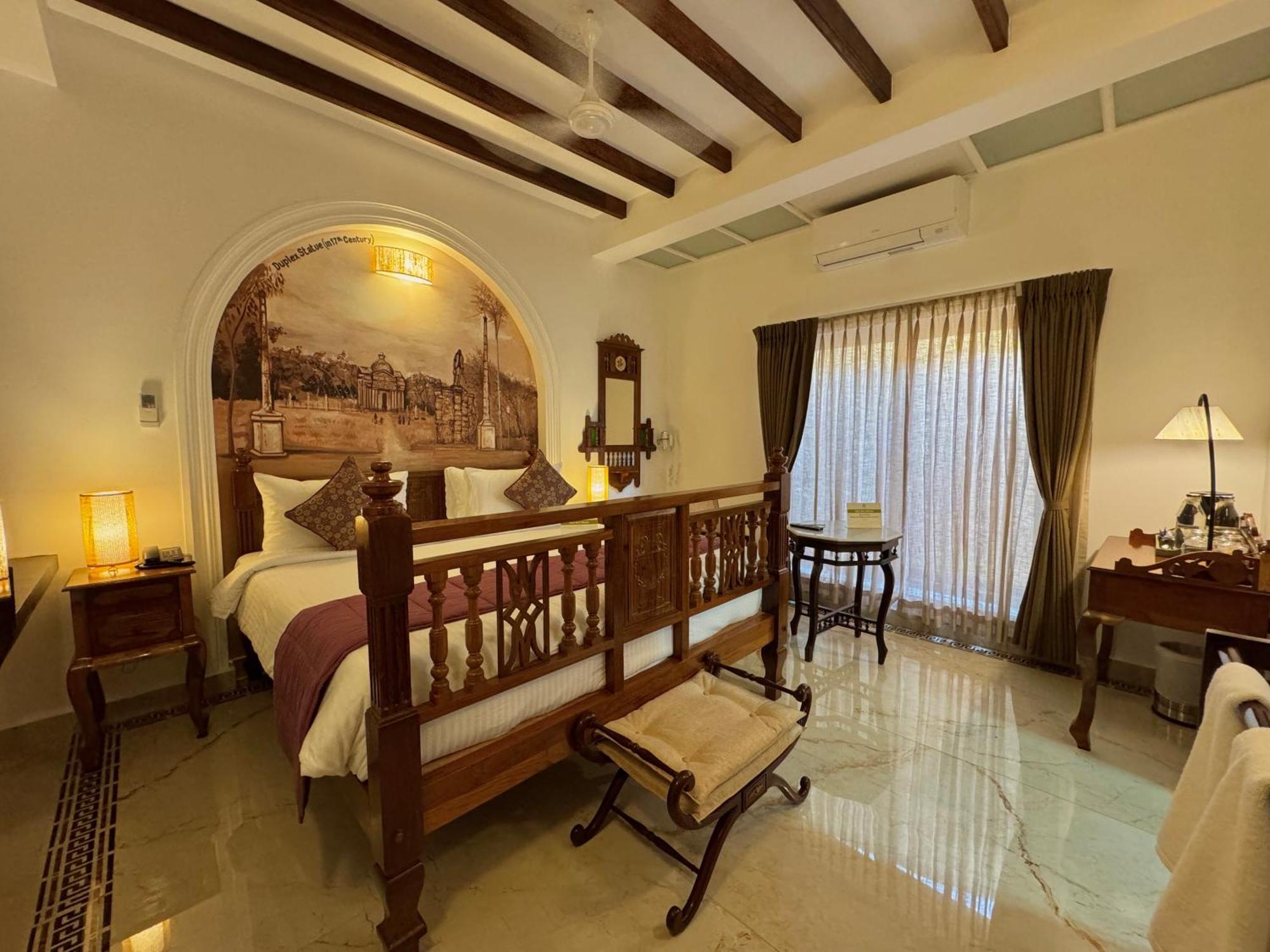 La Plage Seaview Suites Pondicherry Esterno foto