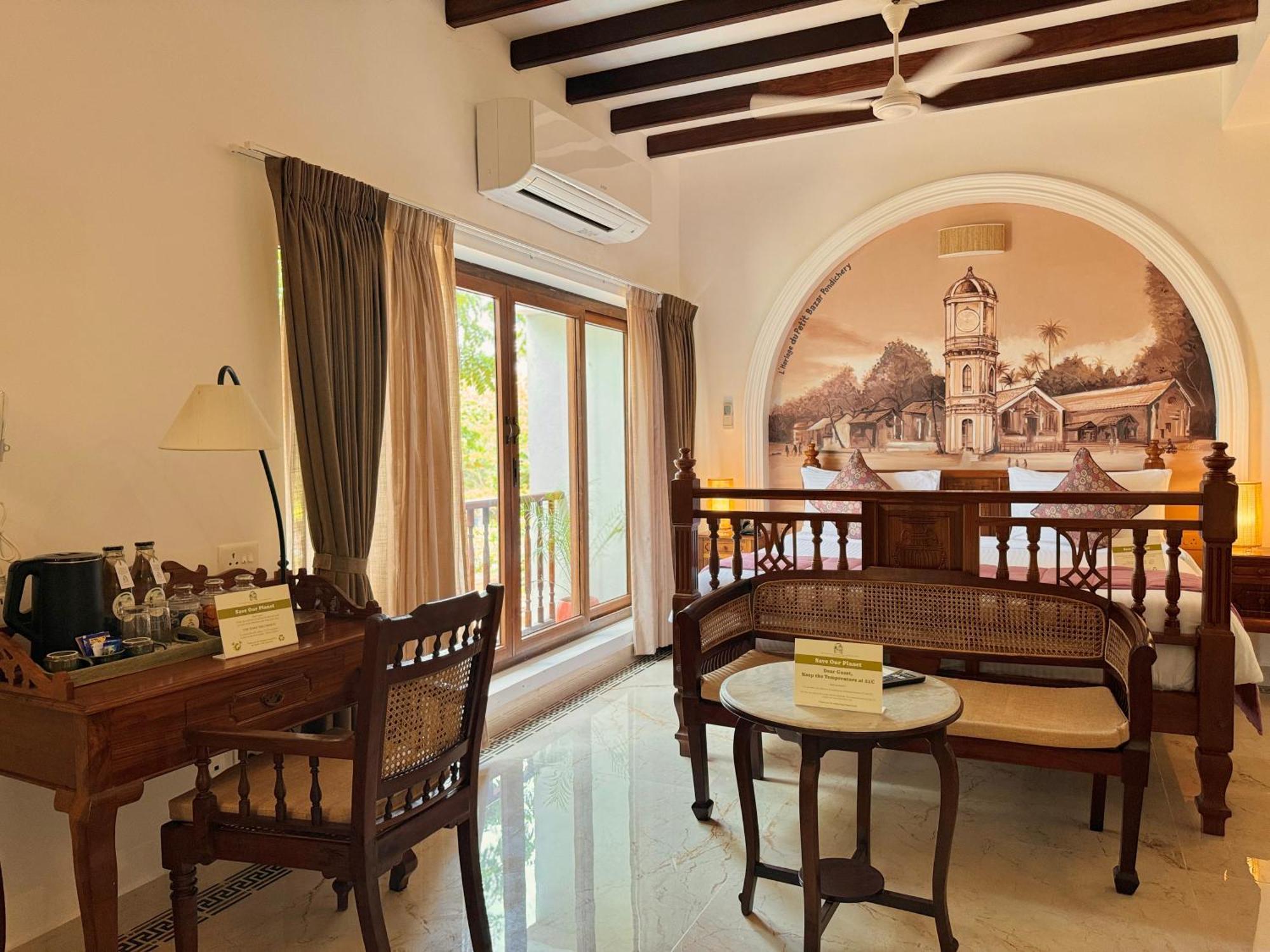 La Plage Seaview Suites Pondicherry Esterno foto
