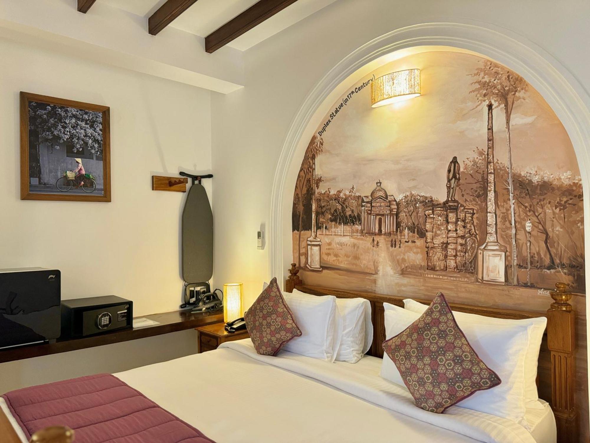 La Plage Seaview Suites Pondicherry Esterno foto