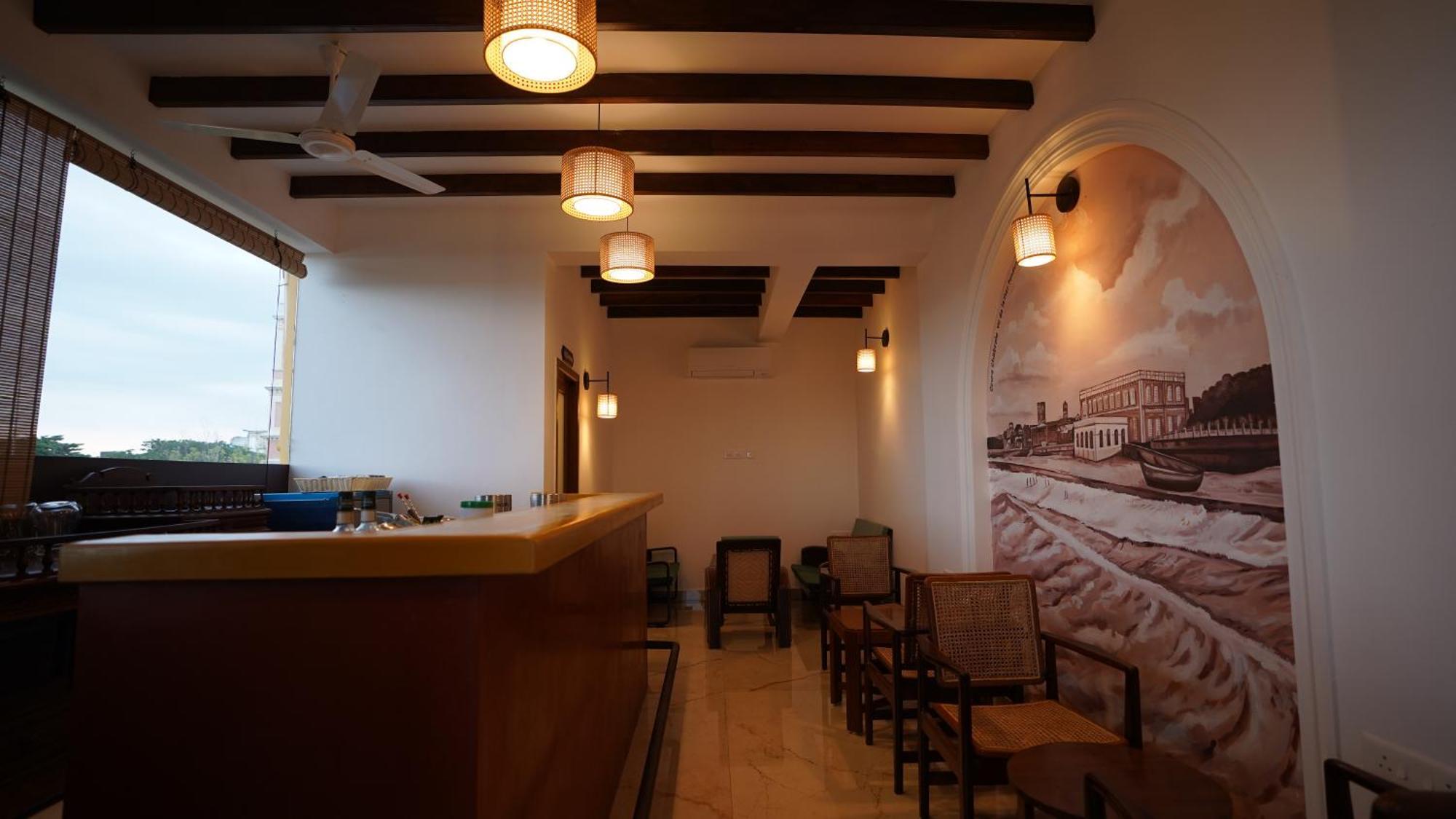 La Plage Seaview Suites Pondicherry Esterno foto