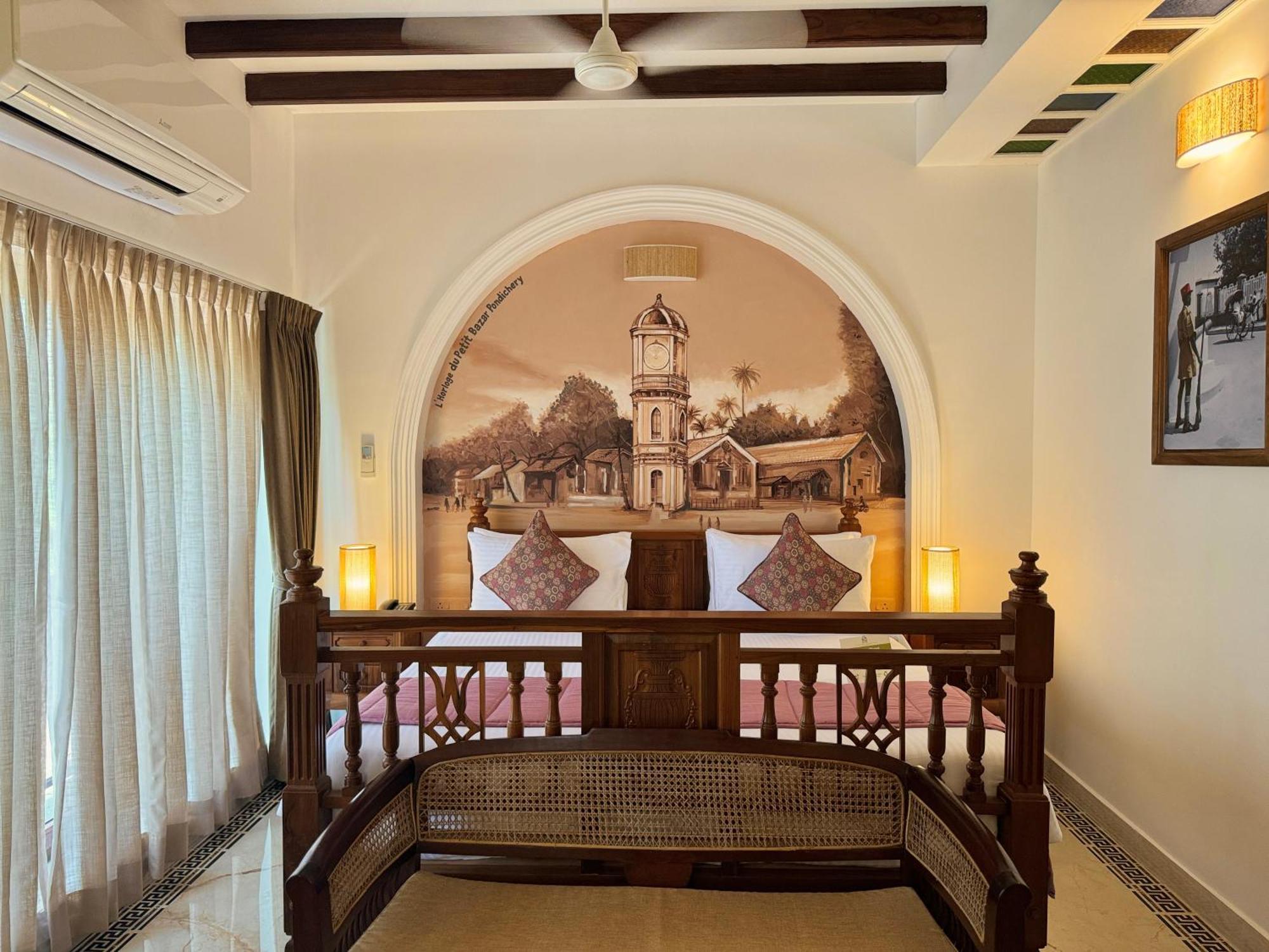 La Plage Seaview Suites Pondicherry Esterno foto